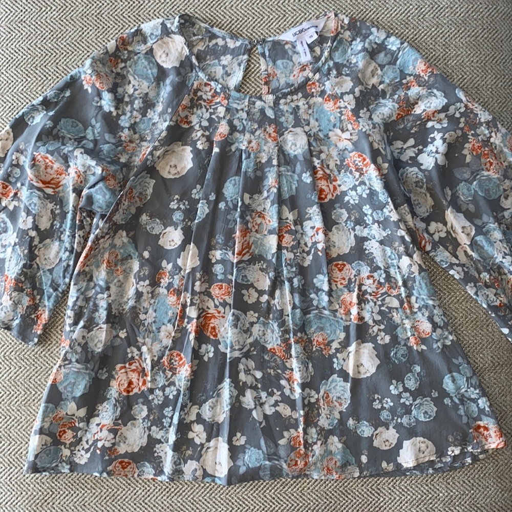 Feminine floral BCBG generation blouse XS